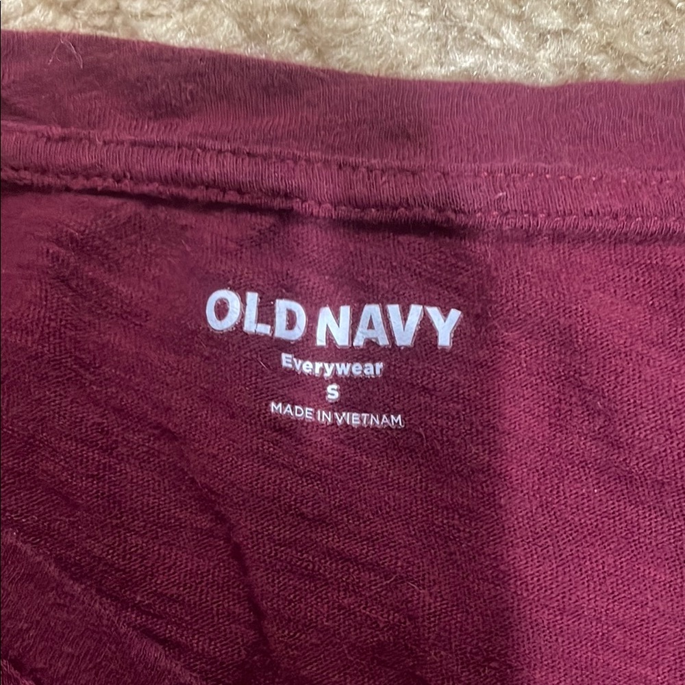 Last Chance‼️Old Navy Maroon Everyday Tee